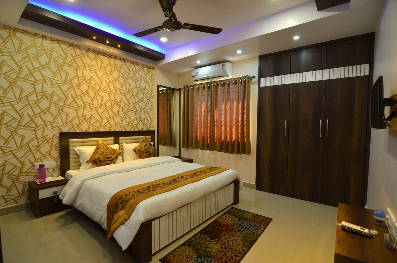 Hotel Tulip Residency Dibrugarh Esterno foto