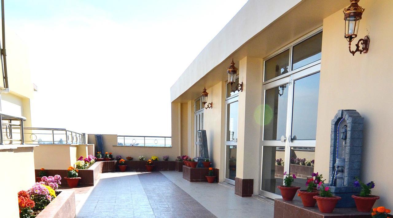 Hotel Tulip Residency Dibrugarh Esterno foto